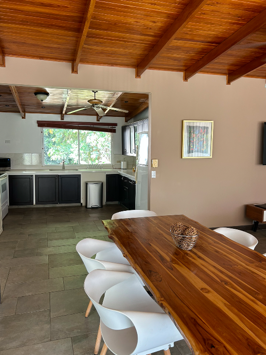 Fully equipped kitchen and dining table of the apartment